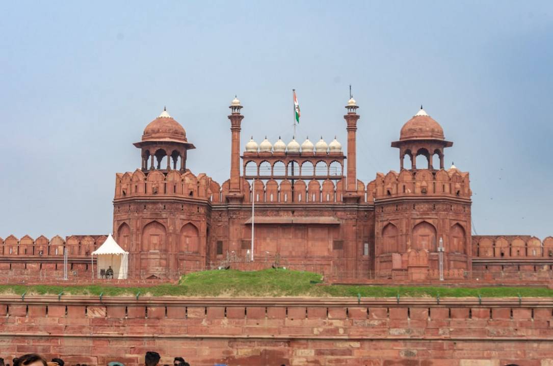 Qutb Minar: Das höchste Ziegelminarett der Welt