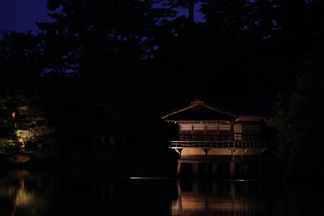 Die Bedeutung eines japanischen Gartens: Symbolik und Etikette erklärt overview