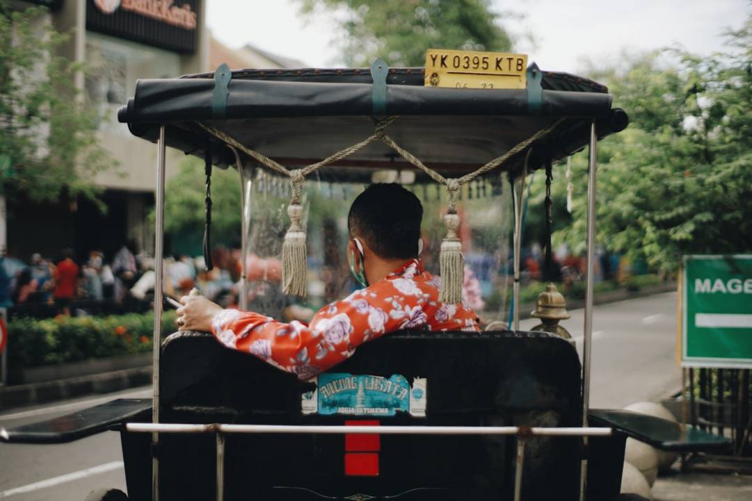 Wie besuchst du Borobudur und Prambanan ohne die Massen? details