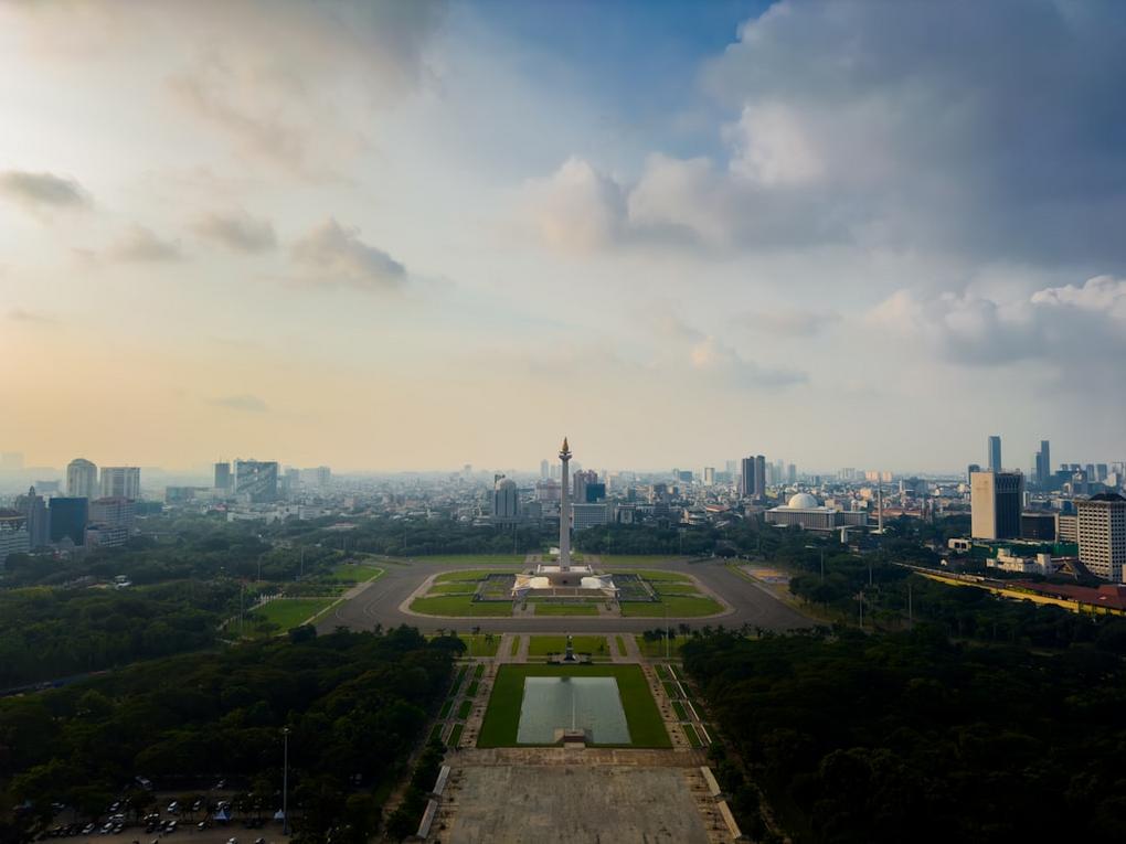 Indien and Indonesien